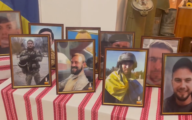 Ми пам’ятаємо подвиг: двох обухівських бійців посмертно нагородили орденом “За мужність” ІІІ ступеню