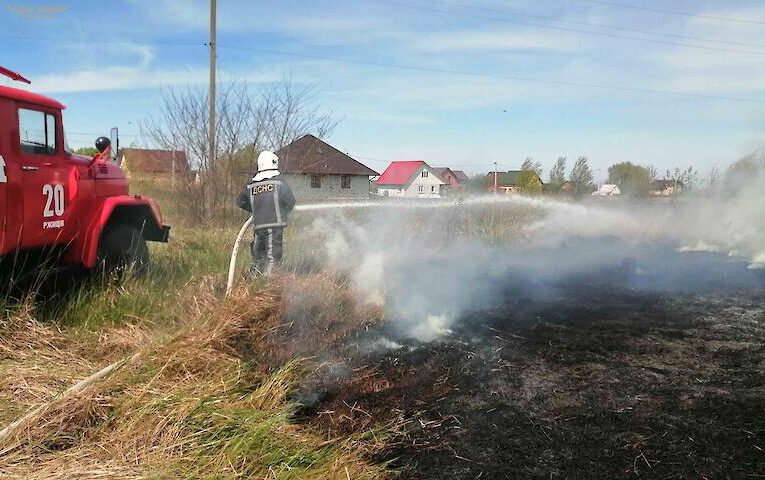 Попереджень мало: у Ржищеві горів травяний настил