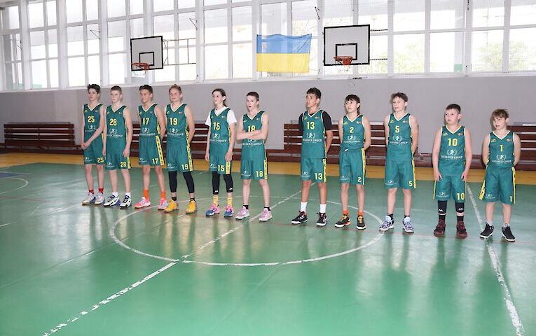 “Стугна баскет” взяла “срібло” на чемпіонаті з баскетболу