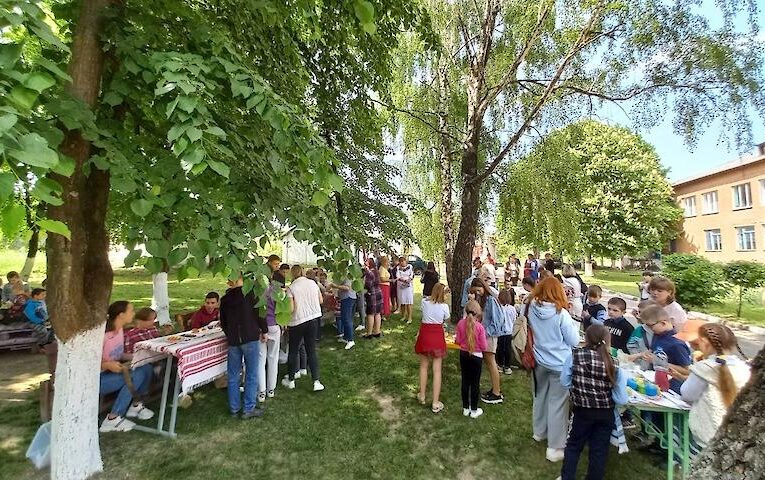 Богуславські волонтери провели воркшоп для дибинецьких школярів