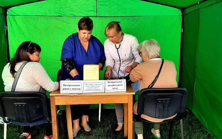 Понад 100 ржищівчан скористалися можливістю виміряти рівень глюкози та тиск