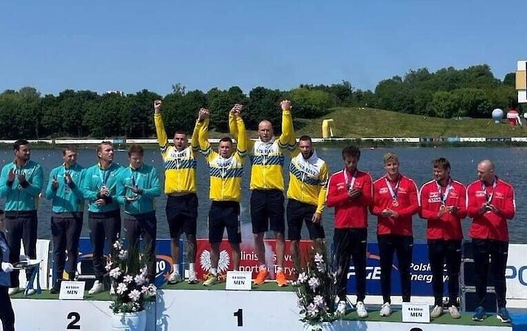“Четвірка” обухівця Семикіна взяла 1 місце на олімпійській дистанції 500 метрів