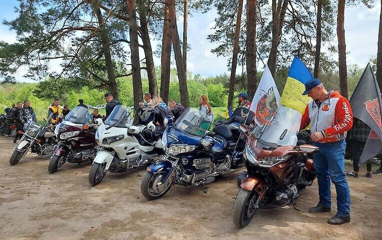 У Богуславі нагородили відомого кухара: допоміг місцевому байкеру – бійцю ЗСУ