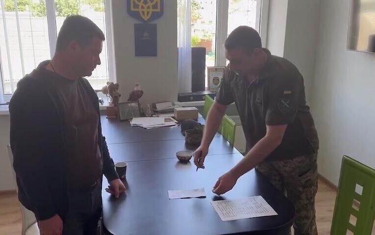У Білій Церкві любителю російських пісень вручили повістку
