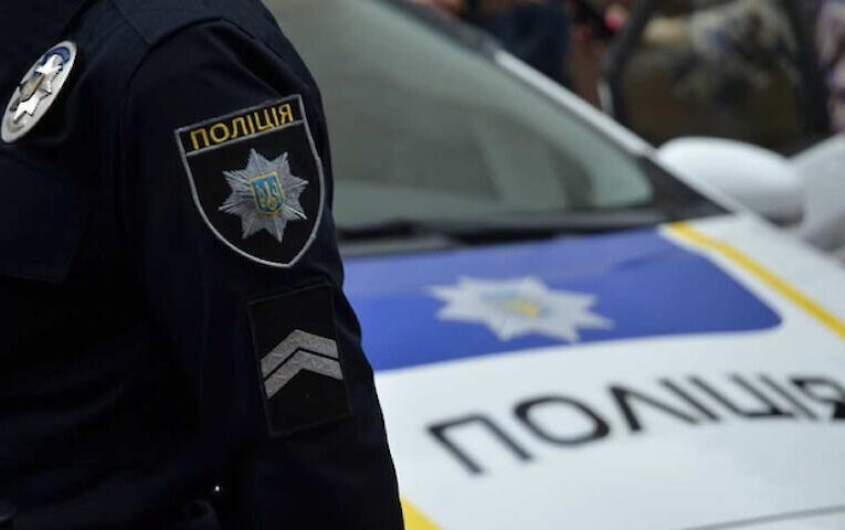 Катували людей, прикидались працівниками Інтерполу і прокуратури: на Київщині затримали злочинців (відео)