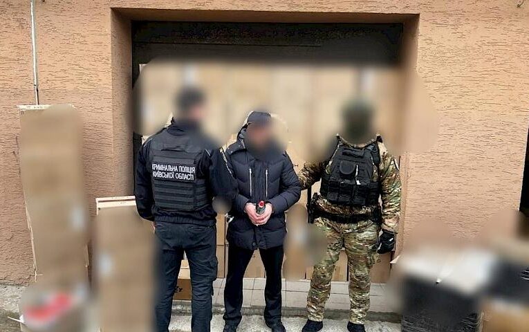 Мешканець Київщини ошукав 105 українців, вкравши майже пів мільйона гривень