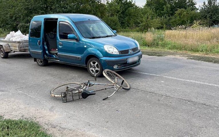 На Обухівщині автомобіль «Renault» здійснив наїзд на велосипедиста