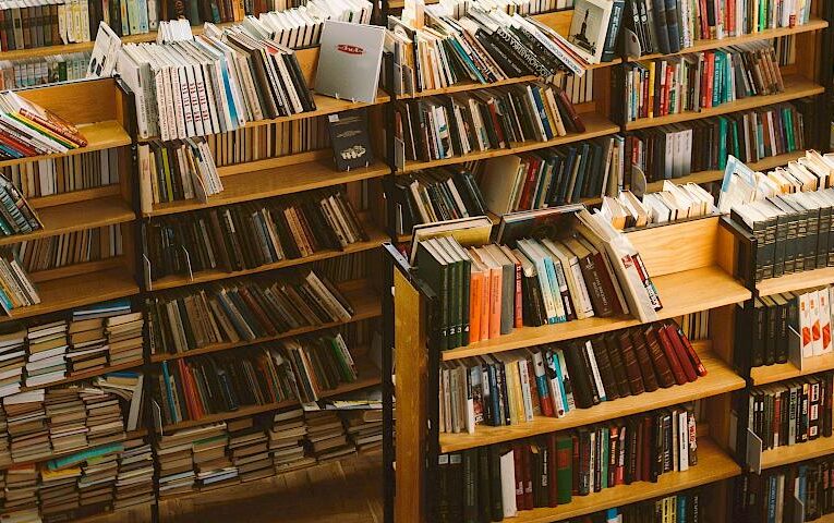 Бібліотеки Київщини позбавляються російськомовних книжок: вилучено ще понад 400 тисяч