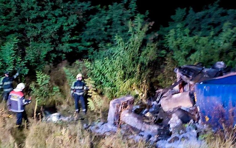 Двоє людей загинуло в ДТП у Фастові: транспорт перекинувся та загорівся
