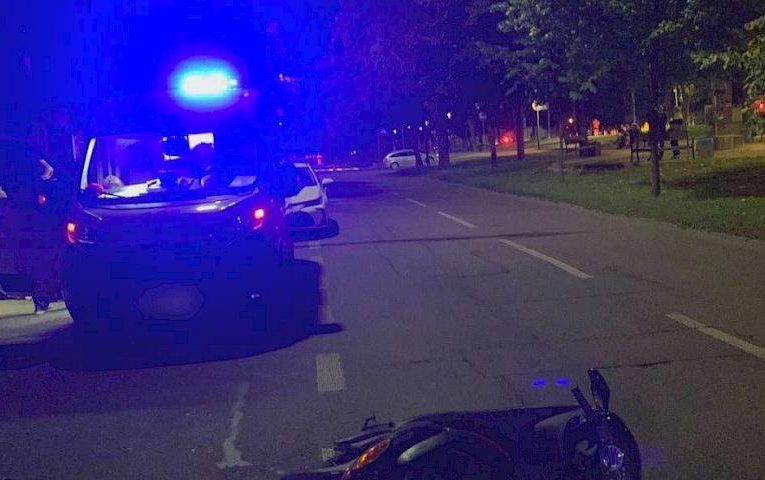 У Білій Церкві електросамокат зіткнувся з мопедом, є постраждалі (фото)