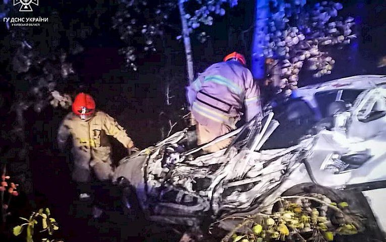 Смертельна ДТП на Бучанщині: двоє людей загинули, ще одна травмована