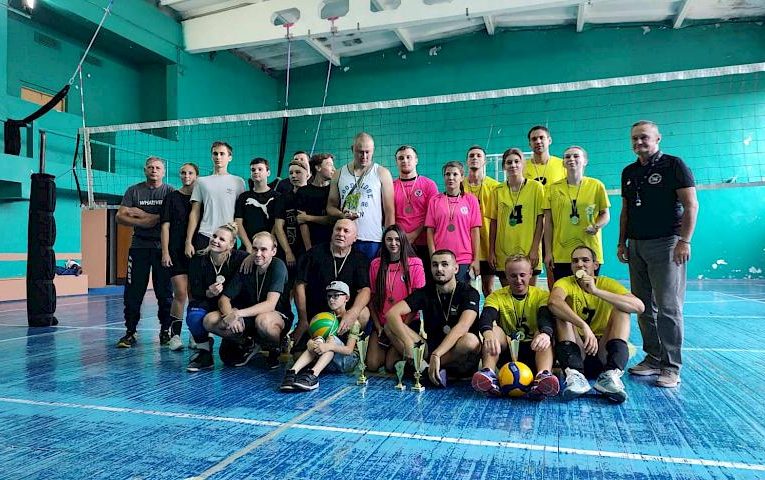Васильківські волейболісти стали переможцями турніру до дня батька