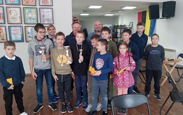 Юні шахісти Феодосіївської громади змагалися в пам’ять про загиблих захисників України
