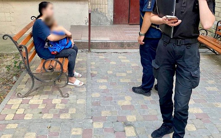 Дитина випала з вікна четвертого поверху у Броварах, хлопчик у лікарні