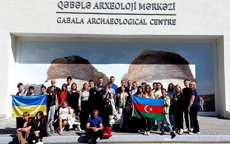 Діти з Київщини здійснили двотижневу подорож до Азербайджану (фото)