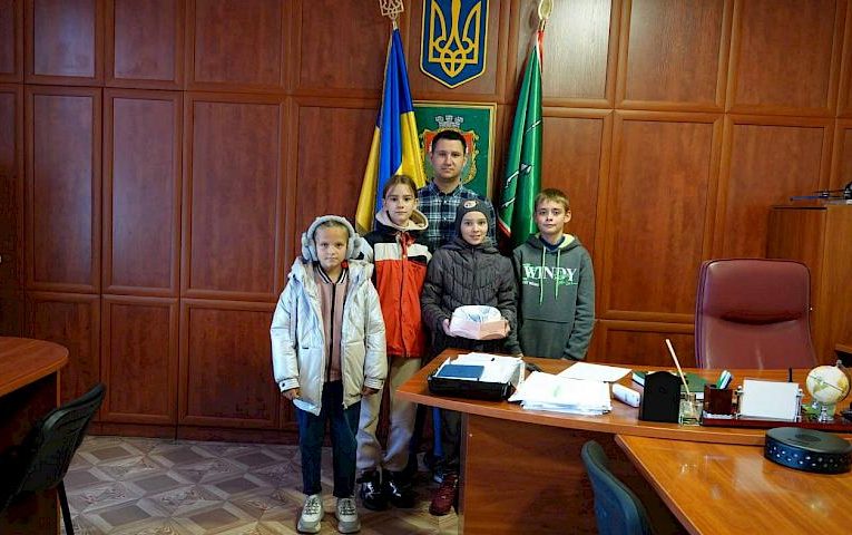 Діти з Білощерківщини організували благодійний ярмарок та зібрали понад 7000 на потреби війська