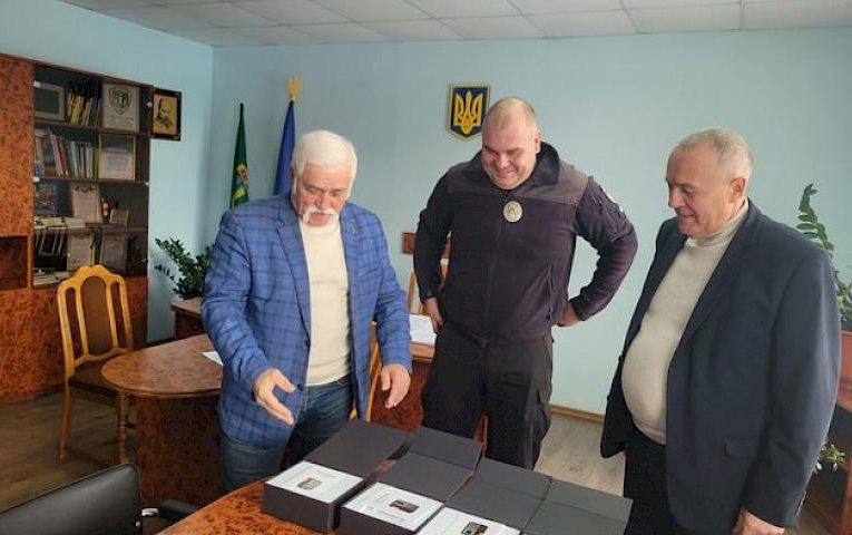 Кагарлицькі поліцейські отримали в подарунок відеореєстратори