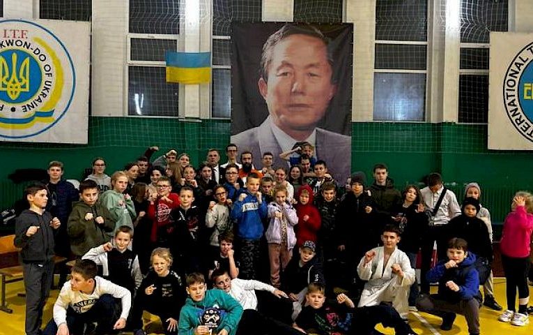 57 медалей вибороли обухівські таеквондисти у змаганнях за Кубок Київщини