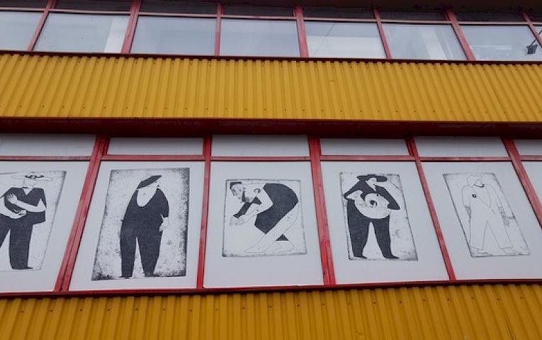 15 супермаркетів «Сільпо» замінили вітрини на картини: один з них в Обухові