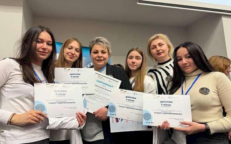 Студентки з Обухівщини отримали ІІІ місце на “Таборі підприємництва”