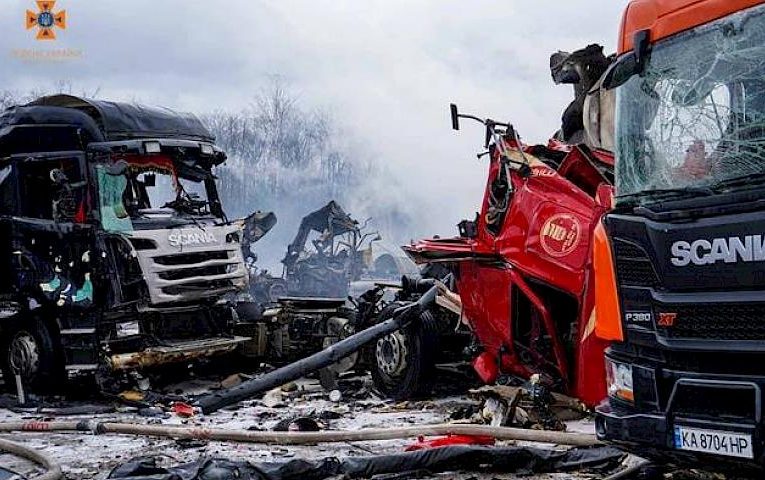 Рятувальники Київщини ліквідовують наслідки ворожих обстрілів 2 січня