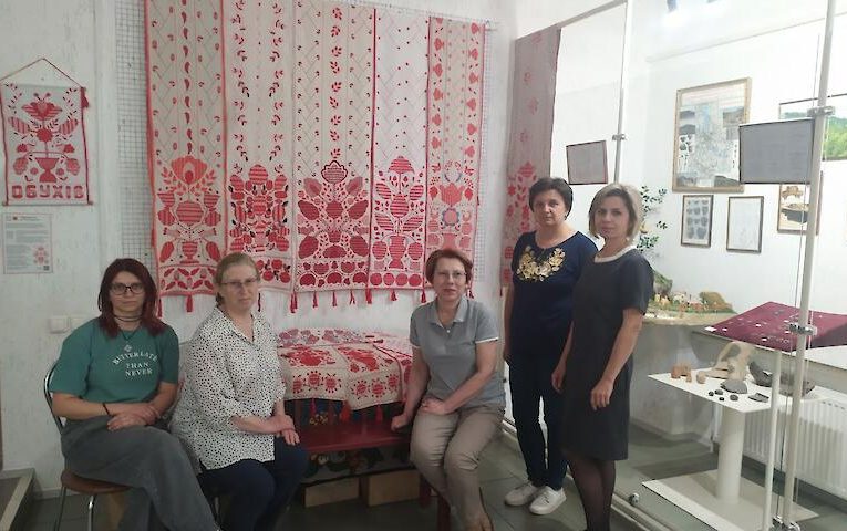 В Трипіллі відкрилась виставка Обухівського рушника