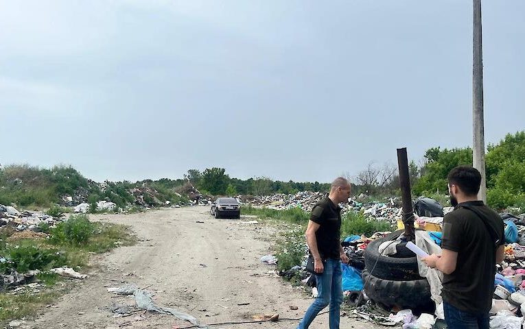 Екоінспектори виявили незаконне сміттєзвалище поблизу Трипілля