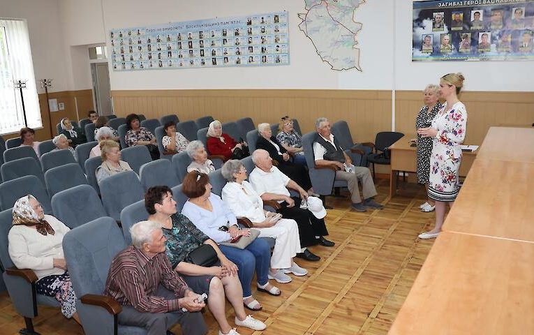 У Василькові урочисто привітали довгожителів