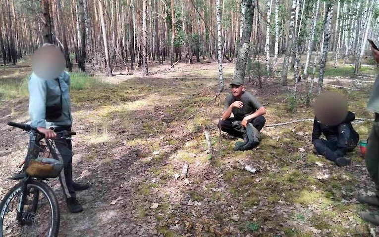 Для пошуку грибників задіяли дрони: що сталося у лісі