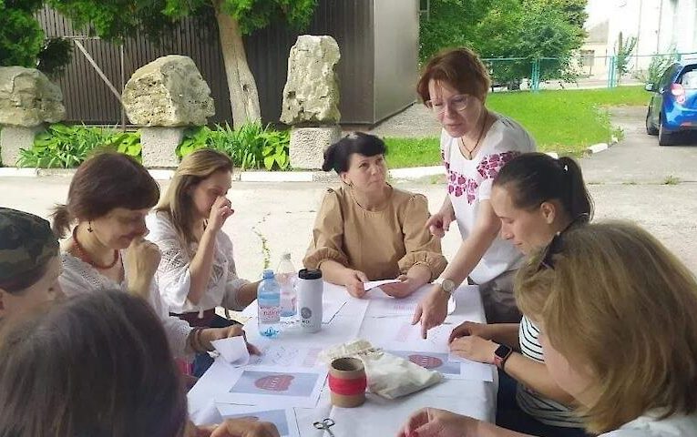 В Трипільському музеї пройшов майстер-клас з обухівської вишивки