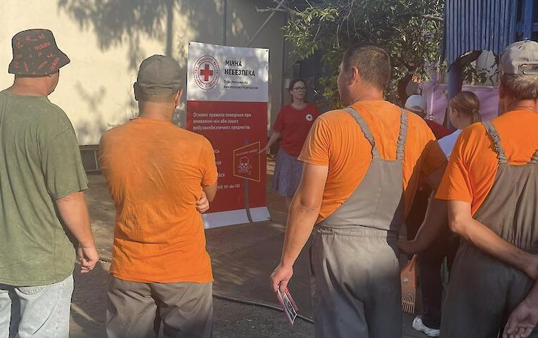 Комунальникам Українки провели інструктаж з мінної безпеки