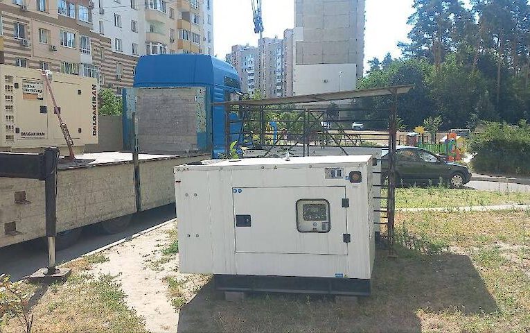 Міськрада Українки передала 10 генераторів для ОСББ