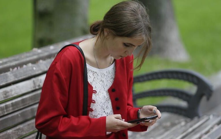 Молодь ненавидить телефонні дзвінки — чи може це зашкодити їхній кар’єрі?