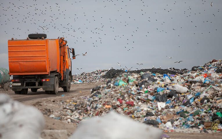 Дві громади на Обухівщині отримали компенсацію за сусідство зі сміттєвим полігоном