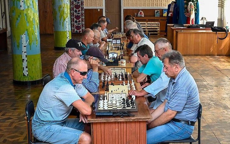Велелюдним турніром відзначили в Кагарлику День шахів