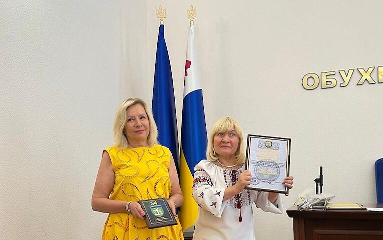 Обухівську міськраду відзначили за підтримку військових: хто, кого, чому