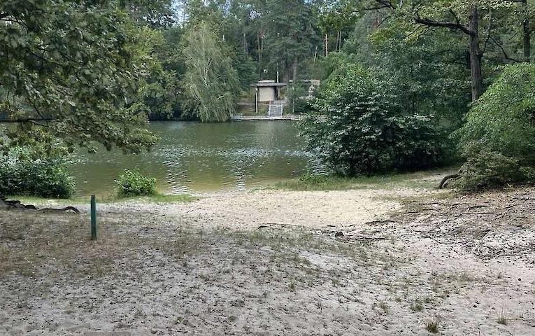 У Києві перекрили дорогу до річки: це призвело до цікавого результату