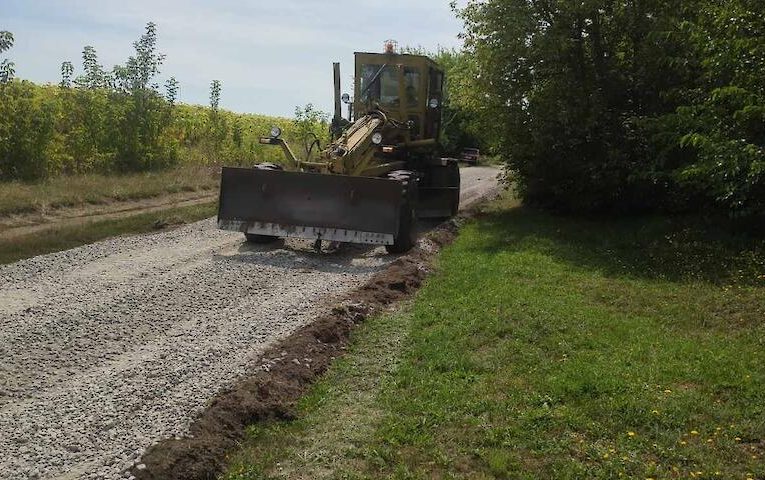 Грунтові дороги Кагарлицької громади засипають щебенем