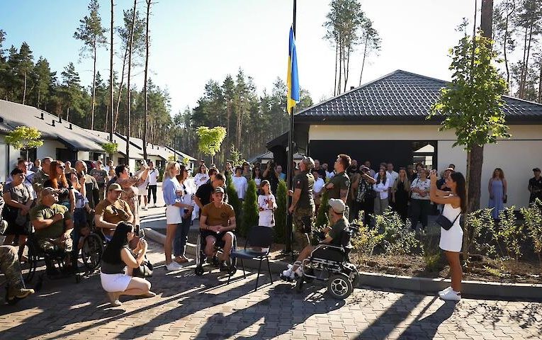45 ветеранів отримали ключі від нового житла на Обухівщині