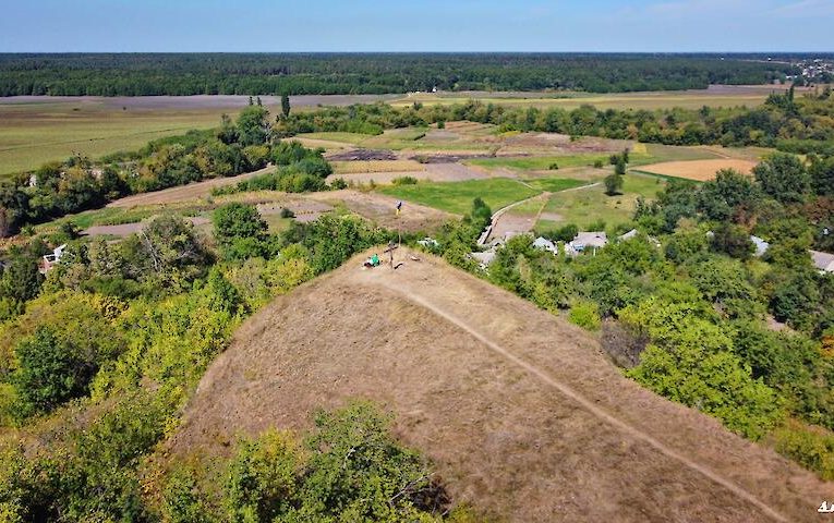 “Гора з хрестом” – унікальне урочище в Київській області