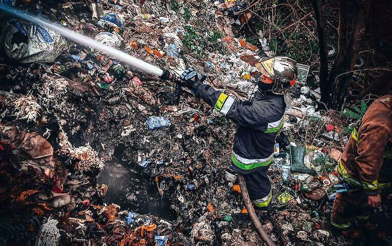 В Обухівському районі горіло несанкціоноване сміттєзвалище