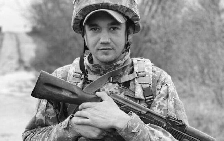 Товариші розповіли про героїчні обставини загибелі бійця з Обухова