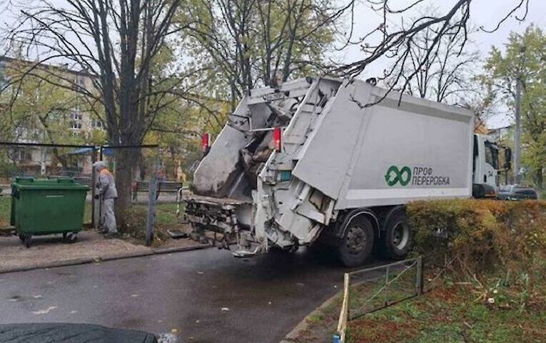 Увага, Українка: як позбутися великогабаритних відходів без порушень