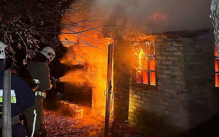 Пожежа на Обухівщині: загорілась покрівля – згоріла вся хата
