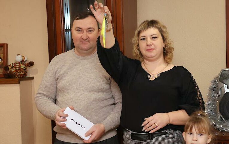 Евакуйований з Донеччини дитячий будинок сімейного типу отримав нове житло на Обухівщині