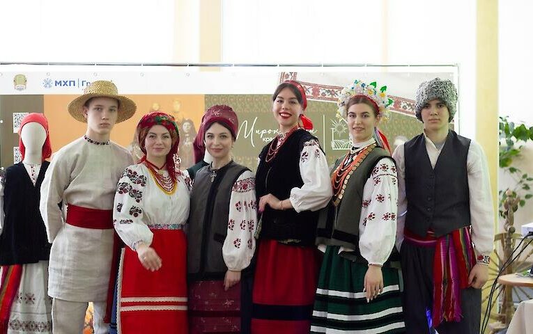 В Миронівці презентували проєкт з відтворення стародавнього одягу регіону