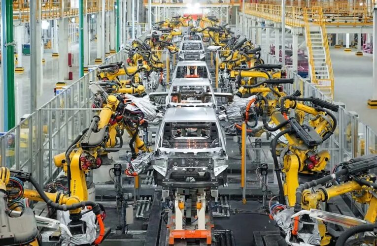BYD будує мега-фабрику розміром з місто