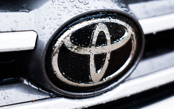 Toyota не встигає за попитом на власні гібриди