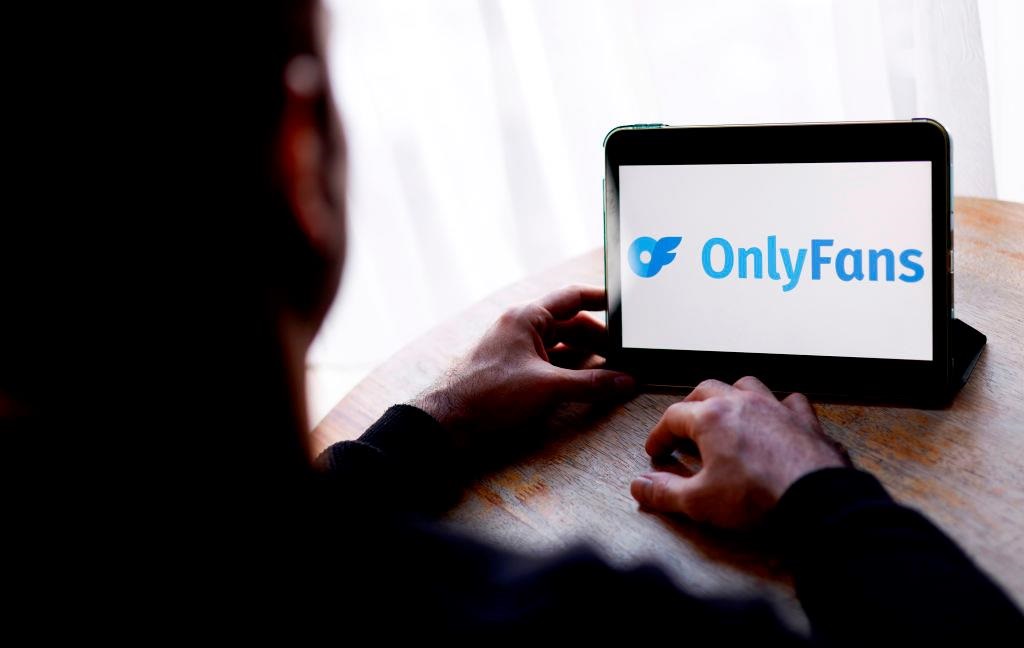 Новини бізнесу - У Великобританії оштрафували на один мільйон фунтів OnlyFans
