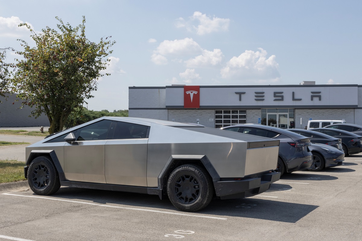Новини бізнесу - В Європі продажі Tesla обвалилися на понад 40%